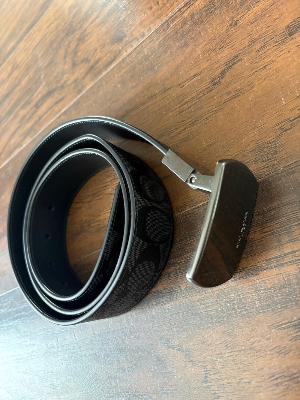 Coach logo belt 42” Large